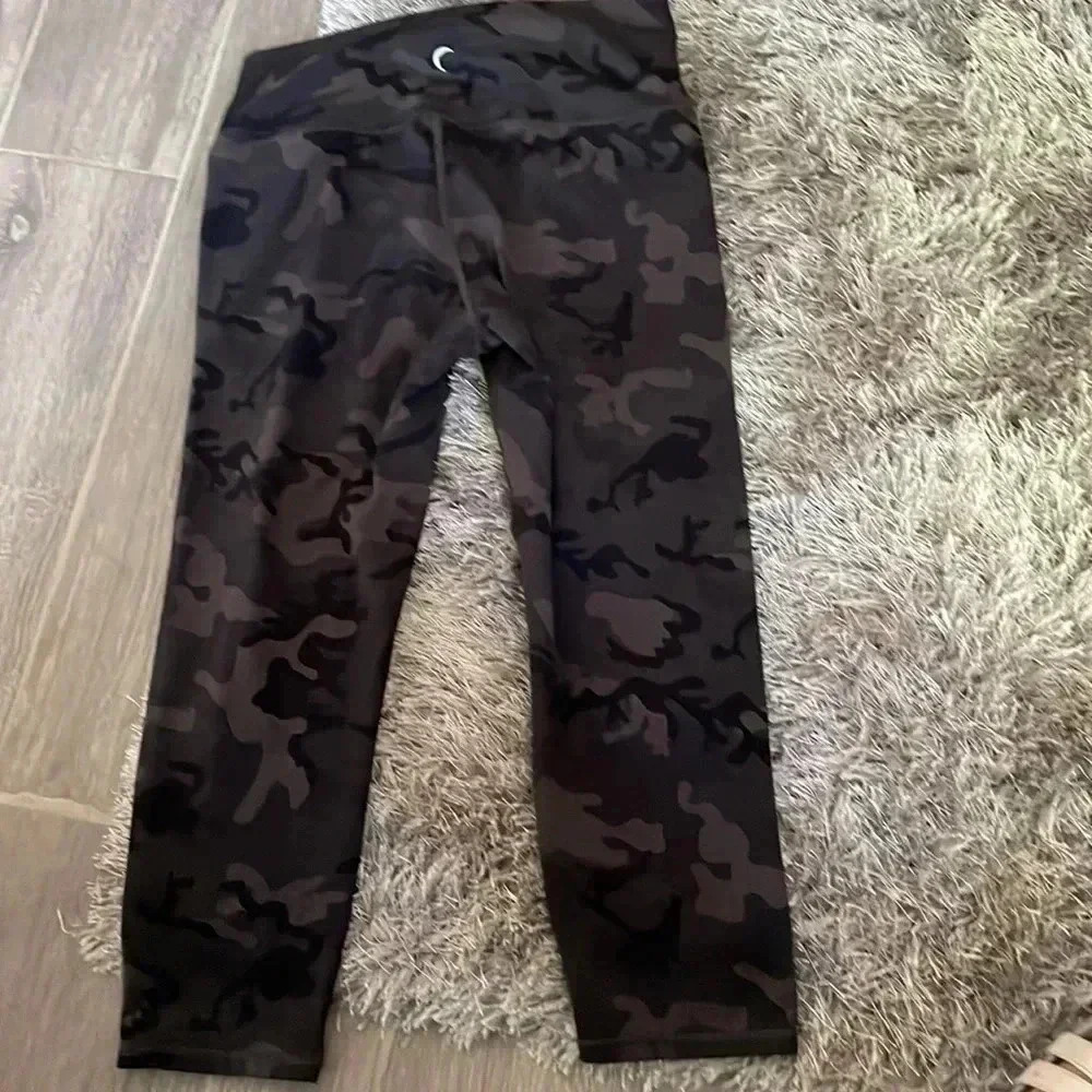 Zyia camo crops - Picture 5 of 7